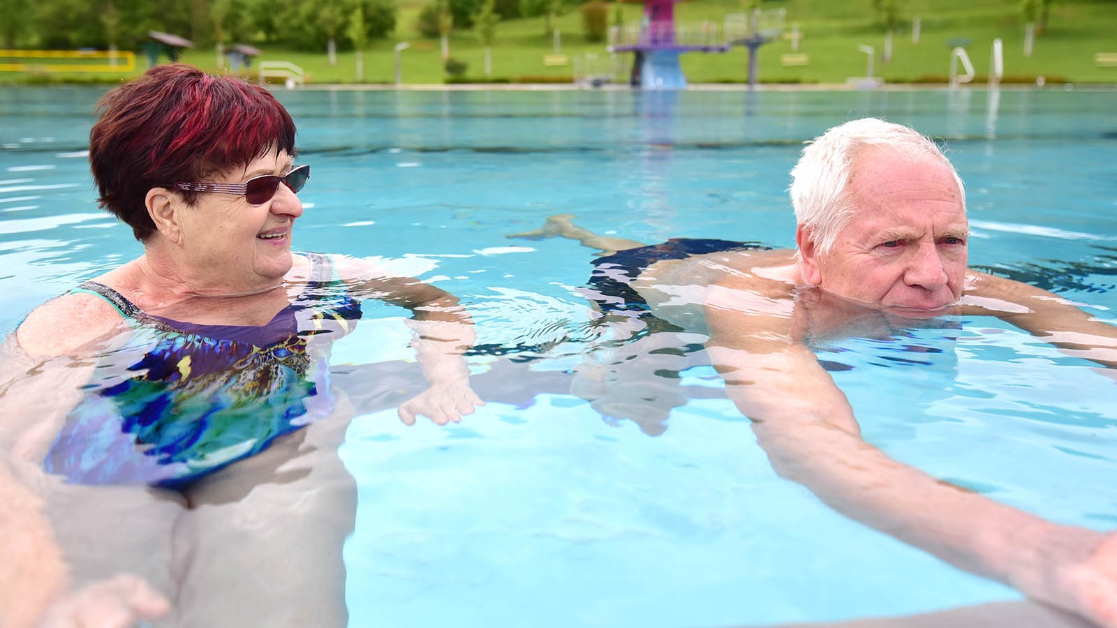 Schwimmen hält gesund - Senioren Freibad Saalfeld